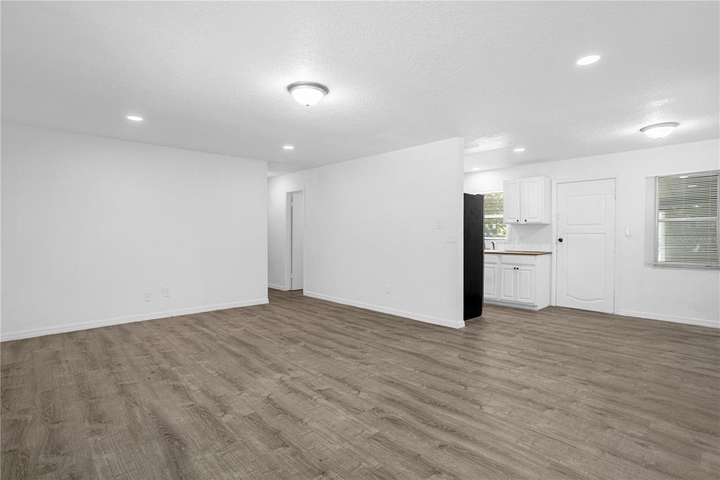 Photo of 516 Pitt Street, Wildwood, FL 34785 (MLS # O6398385)