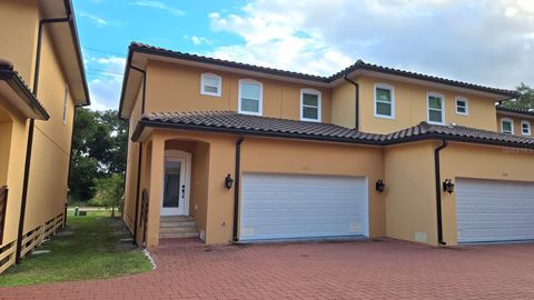 1952 FREEDOM DRIVE CLEARWATER FL 33755