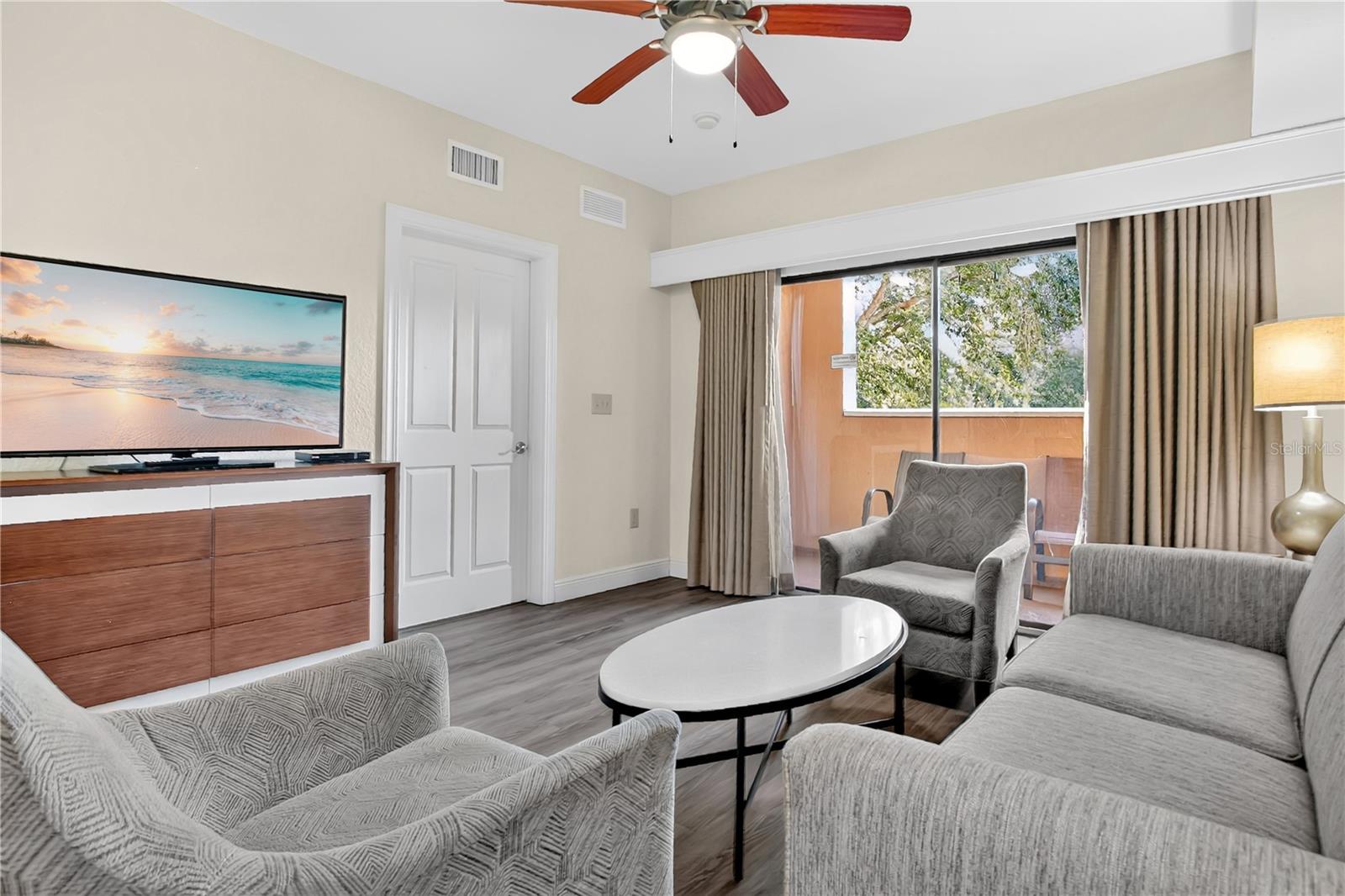 FLORIDAYS ORLANDO RESORT CONDO PH 1 - Residential