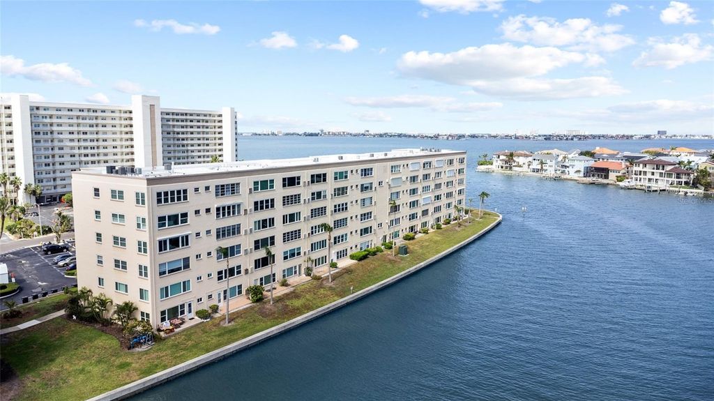 Photo of 6075 Shore Boulevard S #215, Gulfport, FL 33707 (MLS # TB8390948)