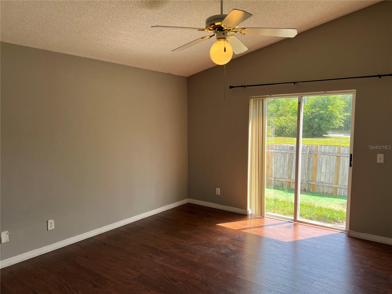 VALENCIA WOODS FIRST ADD - Residential
