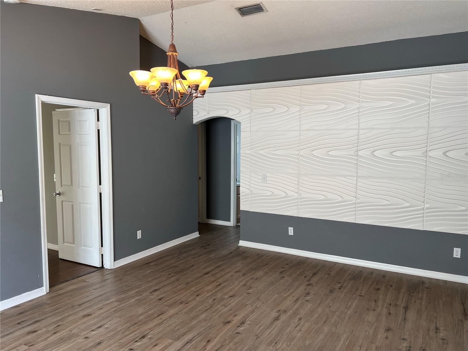 VALENCIA WOODS FIRST ADD - Residential