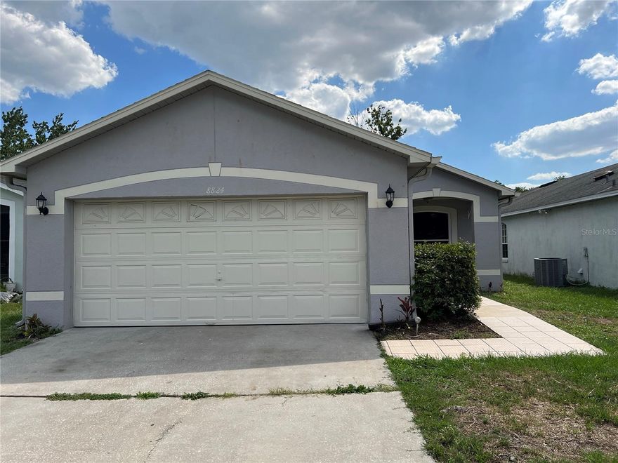 Excellent Location!  Great charming 3/2 single family home located in the heart of east Orlando. Close to shopping, schools and easy access to major roads. Near to the local college and university. New A/C (2025). Newer kitchen cabinets, countertops and newer flooring in living room ,and kitchen. No HOA! Moving in Ready!