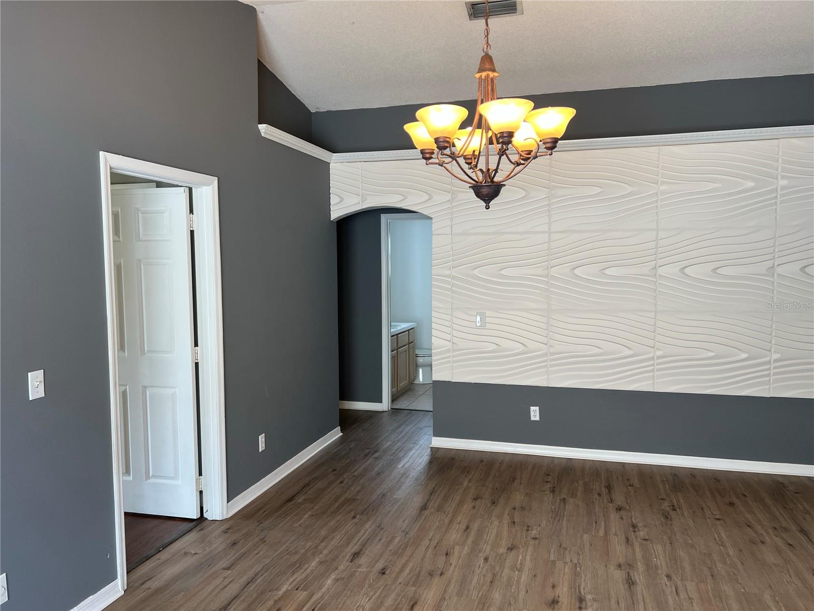 VALENCIA WOODS FIRST ADD - Residential