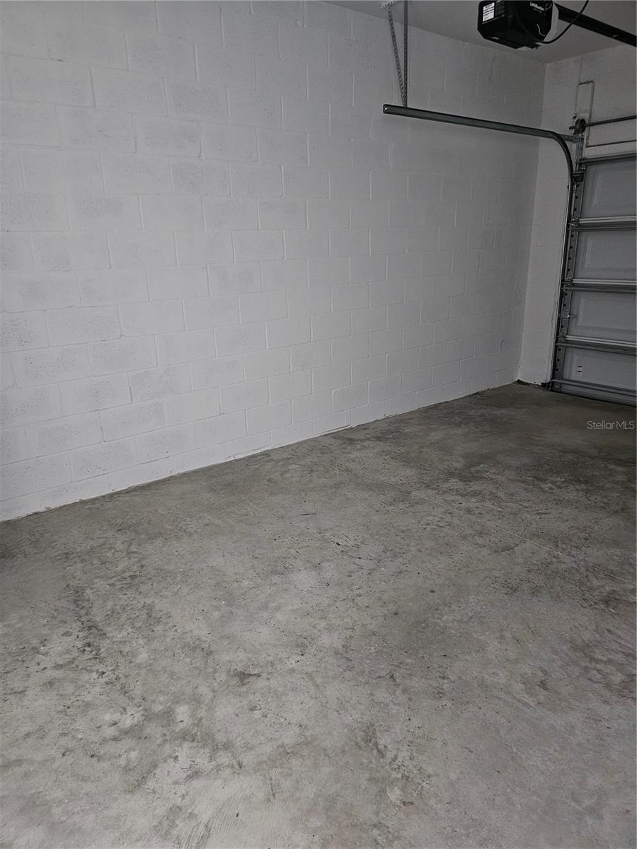 BRENTWOODS TOWNHOMES PHASES 4&5 - Residential Lease