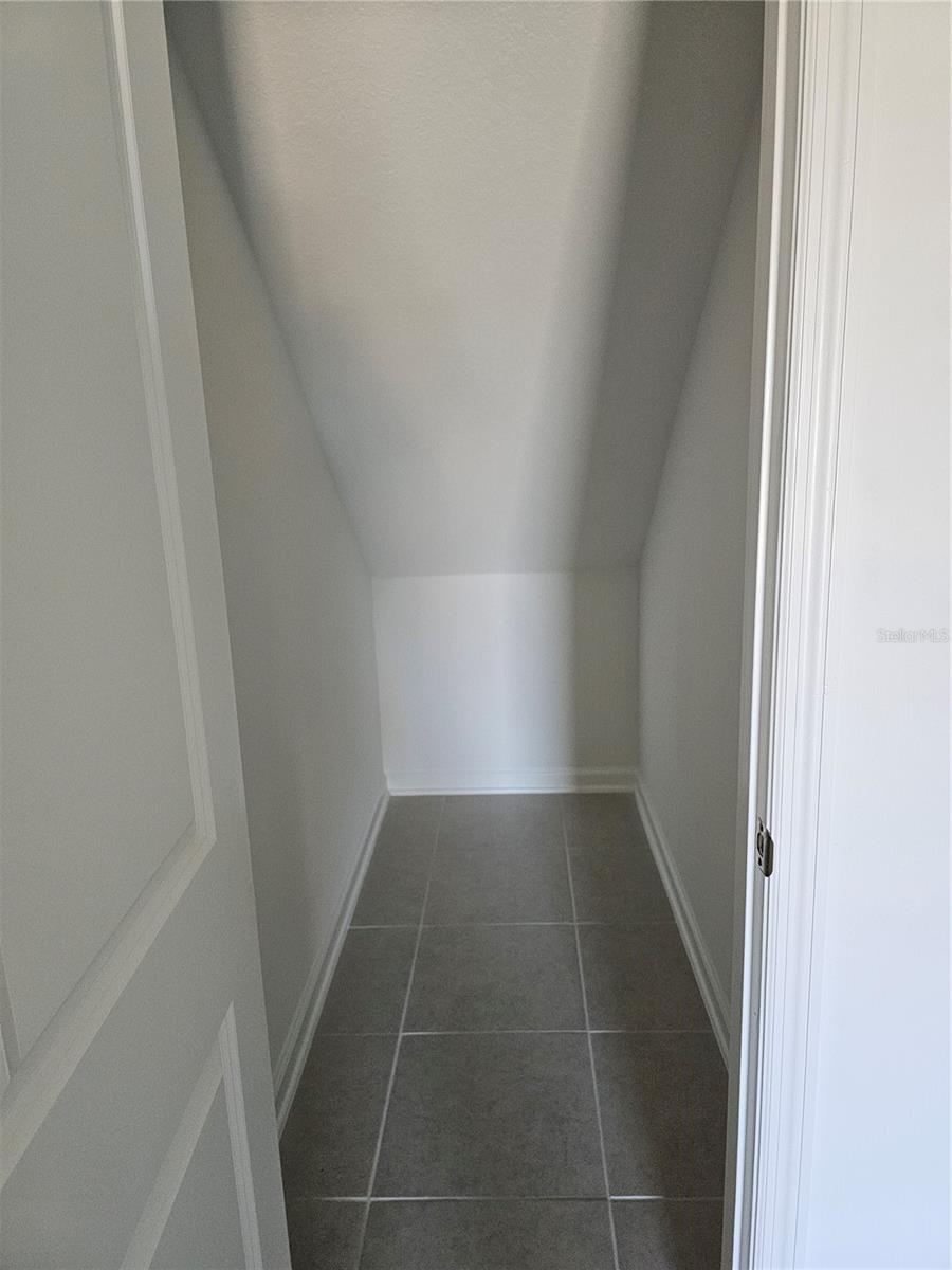 BRENTWOODS TOWNHOMES PHASES 4&5 - Residential Lease