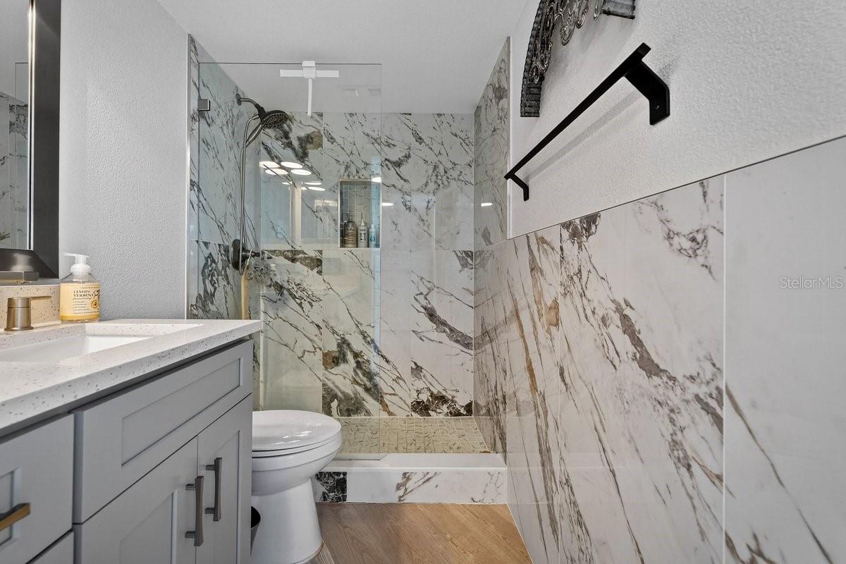 PECK PLAZA - Residential