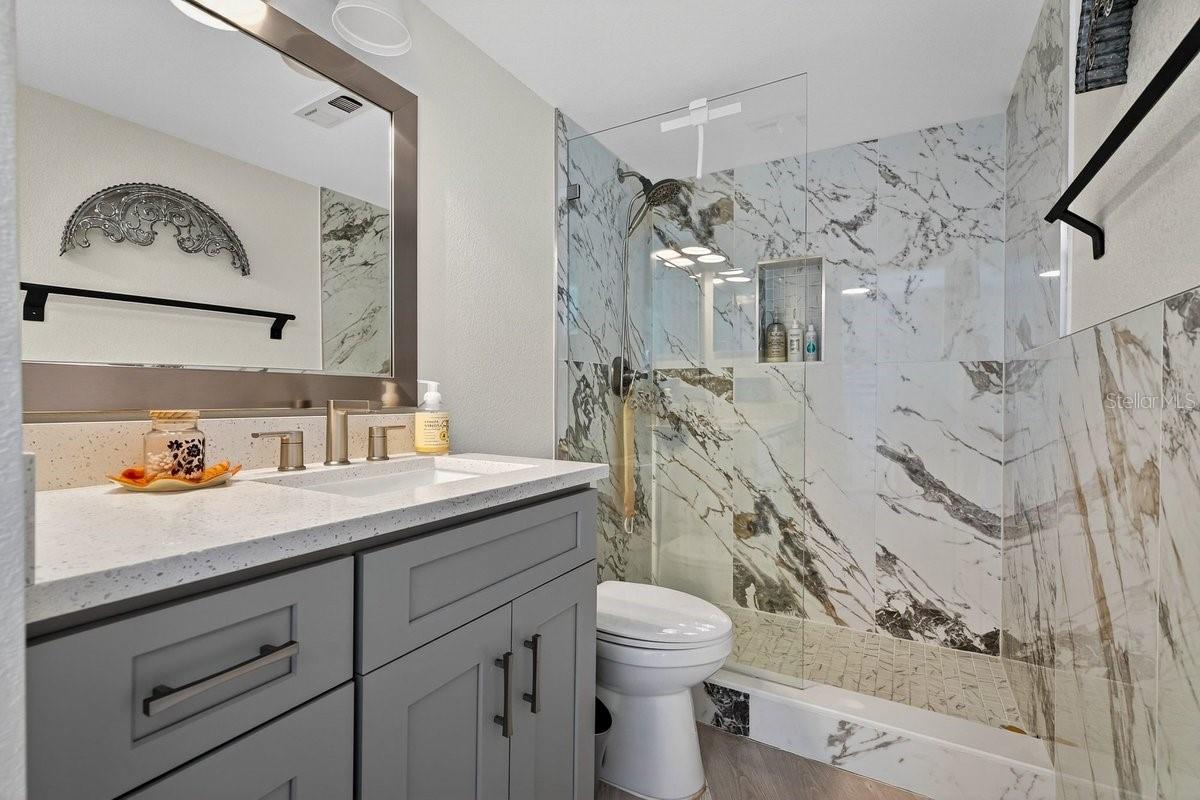 PECK PLAZA - Residential