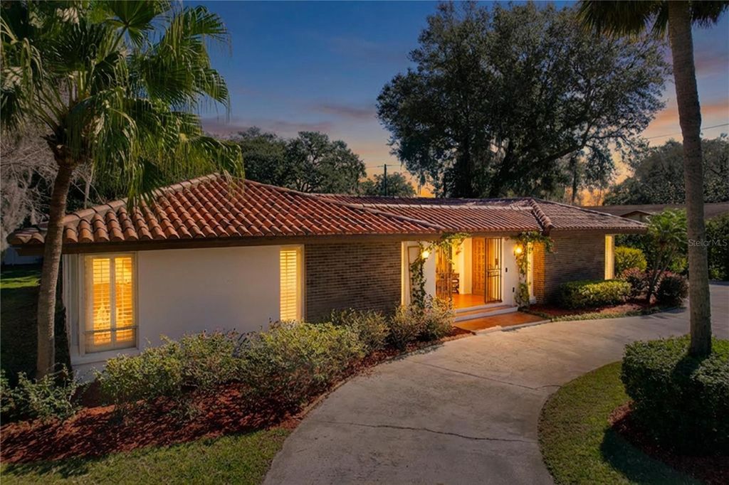 Photo of 2646 Newport Avenue, Lakeland, FL 33803 (MLS # S5143057)