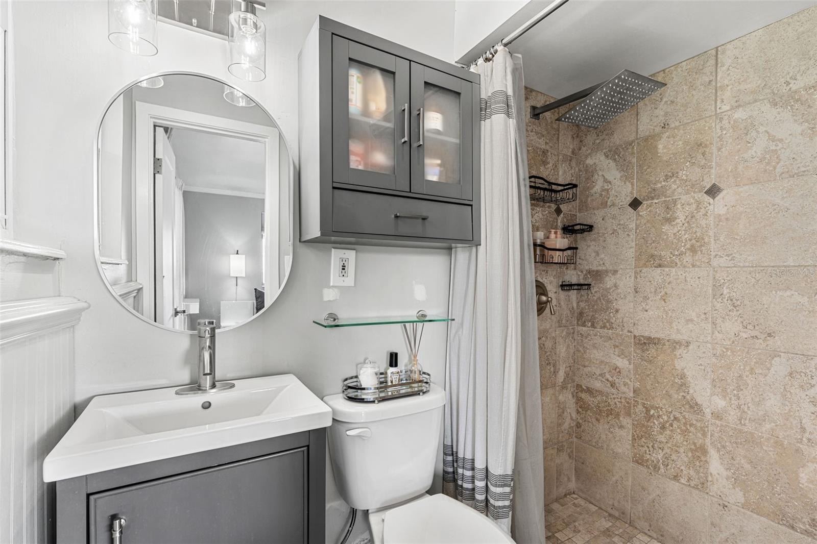 MAITLAND HARBOUR APTS - Residential