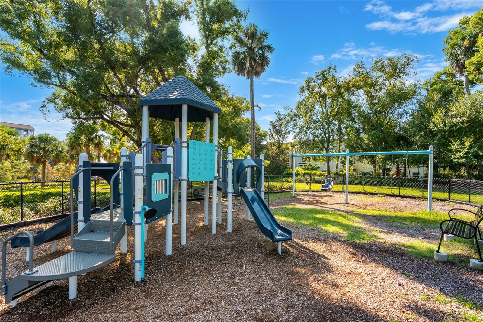 MAITLAND HARBOUR APTS - Residential