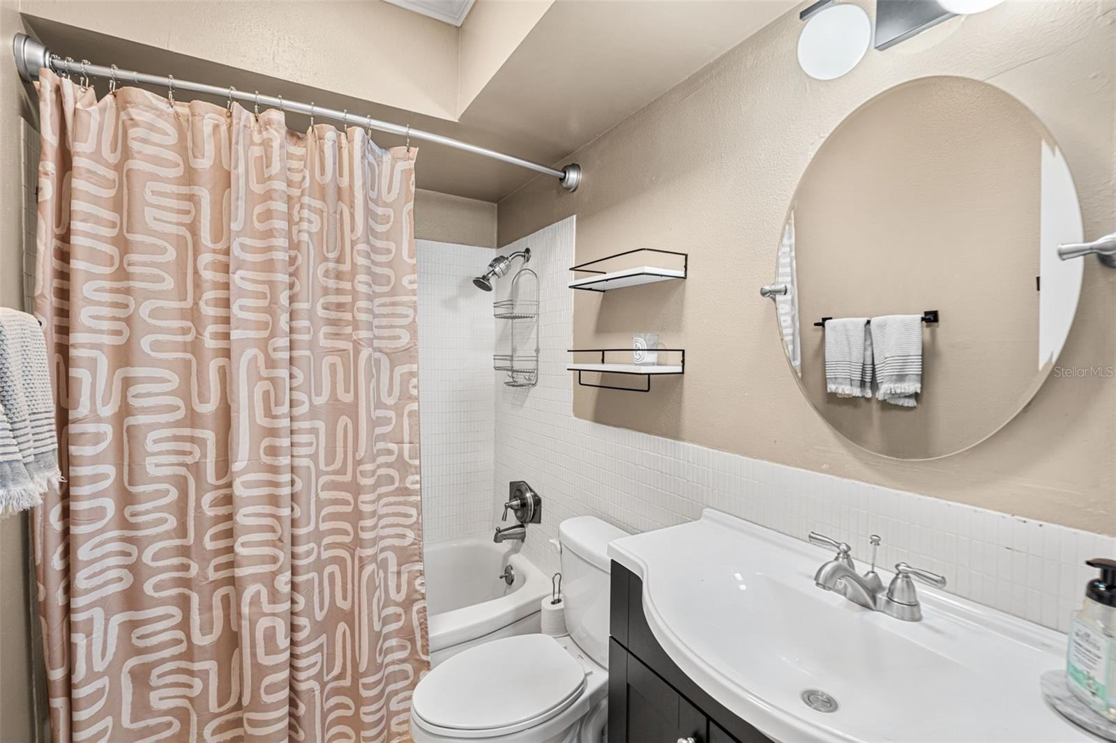 MAITLAND HARBOUR APTS - Residential