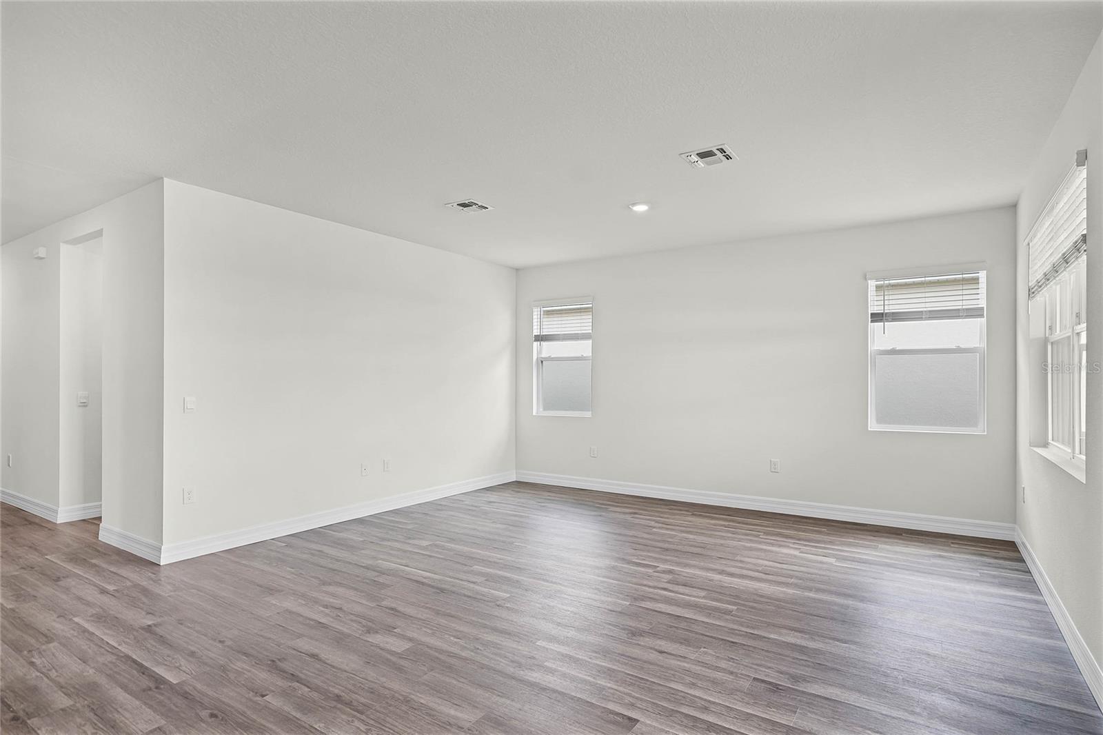 LAKES OF MOUNT DORA - Residential