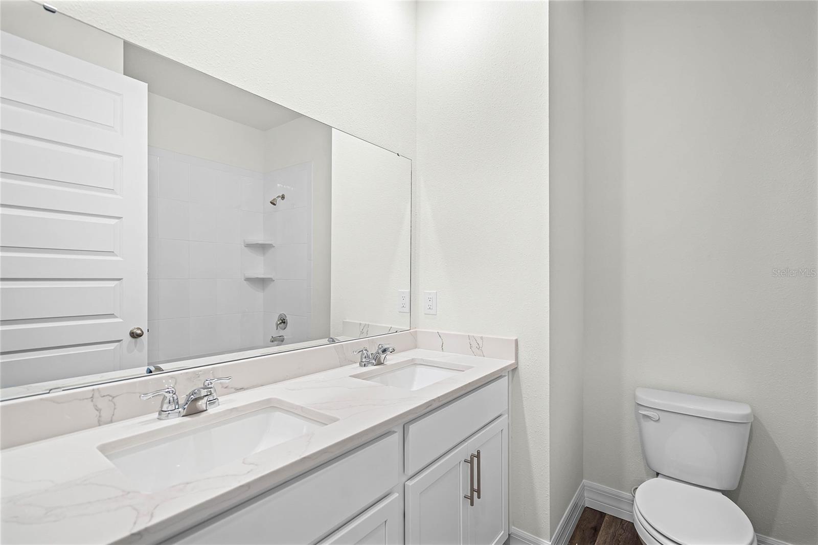 LAKES OF MOUNT DORA - Residential