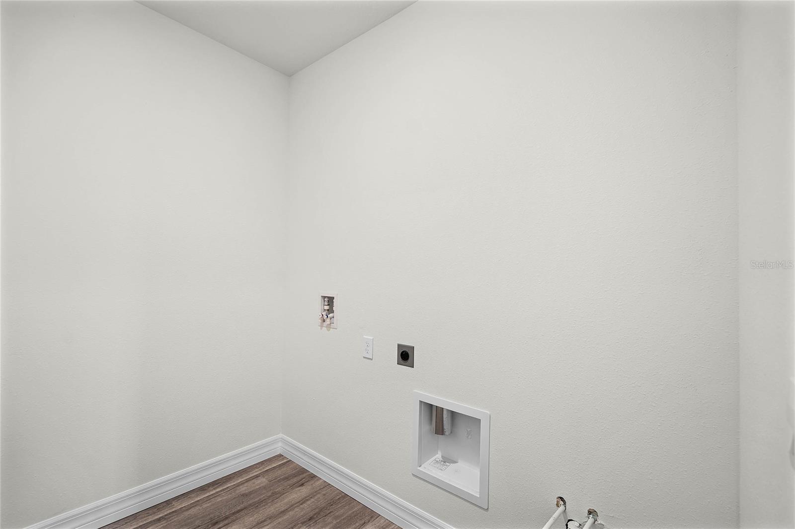 LAKES OF MOUNT DORA - Residential