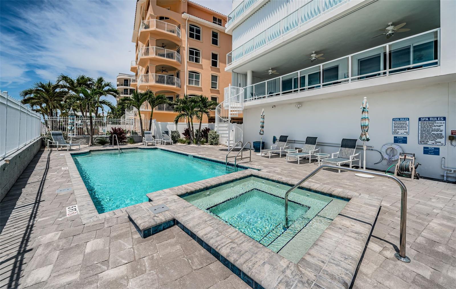 ONELLA CONDO - Residential