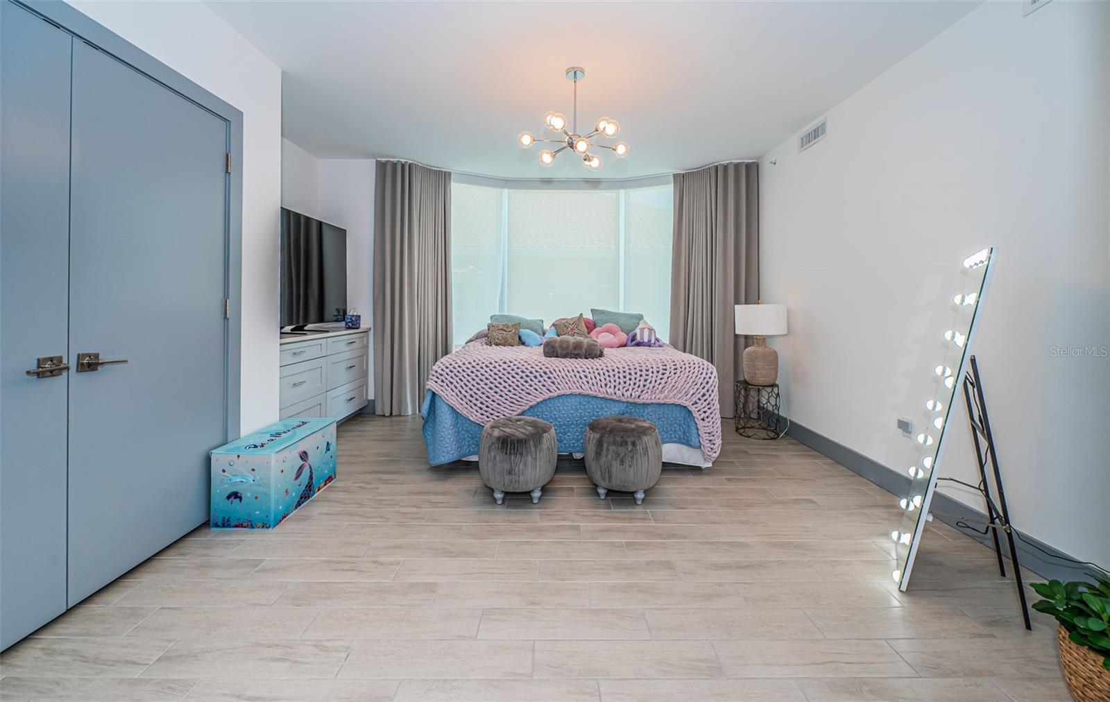 ONELLA CONDO - Residential