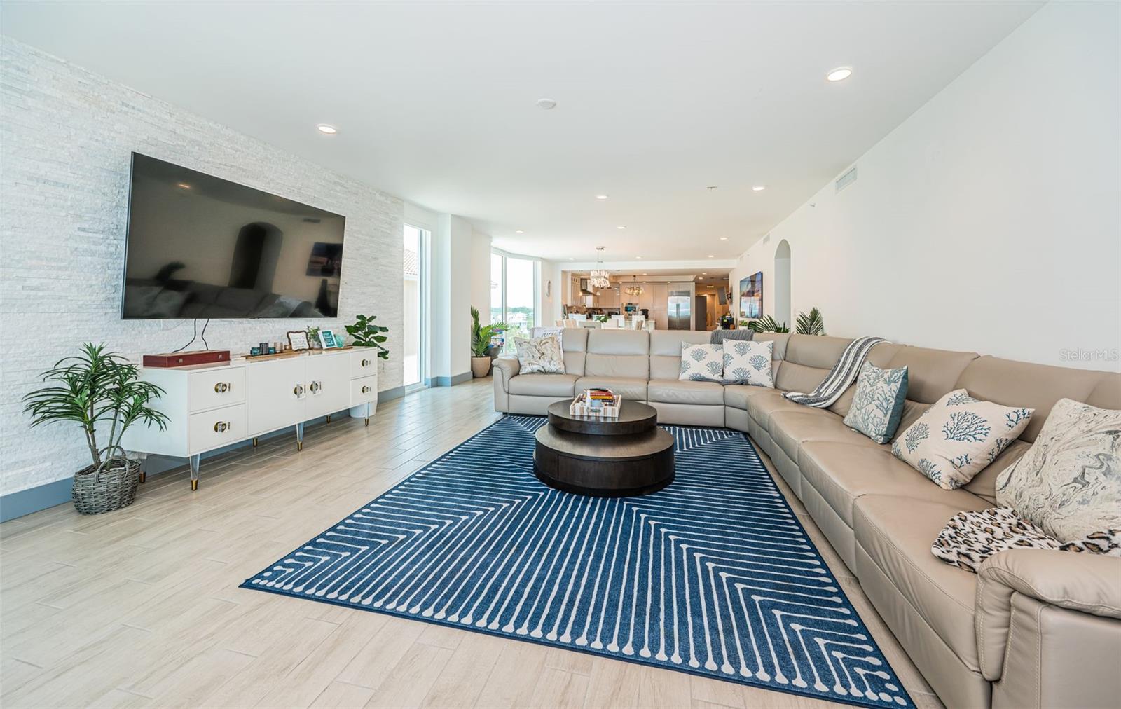 ONELLA CONDO - Residential