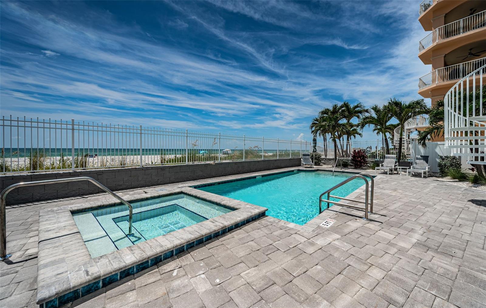 ONELLA CONDO - Residential