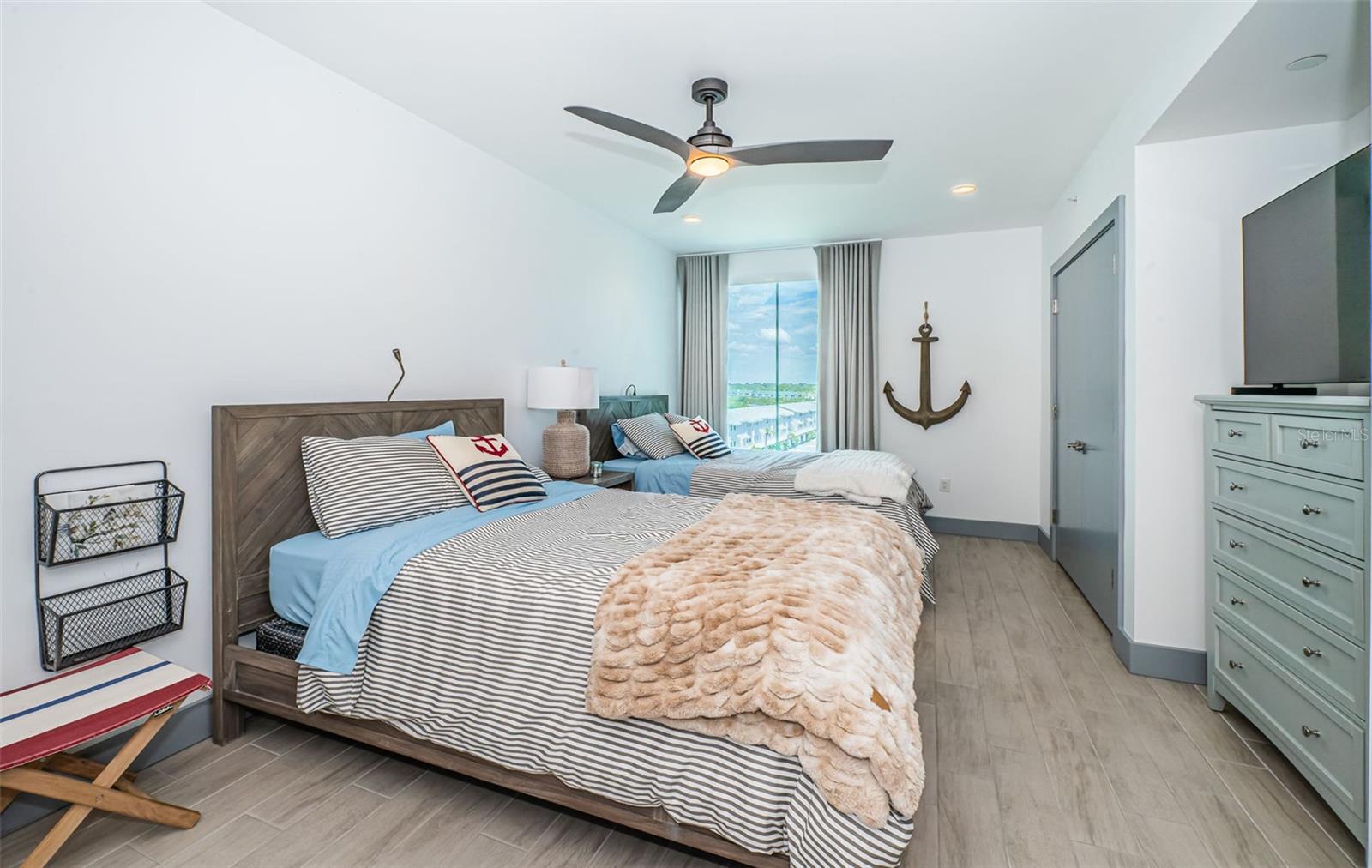 ONELLA CONDO - Residential