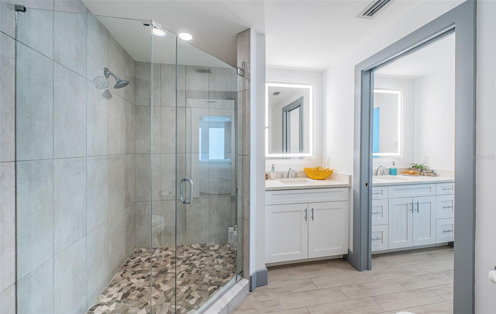 ONELLA CONDO - Residential