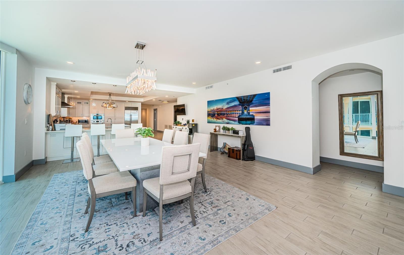 ONELLA CONDO - Residential