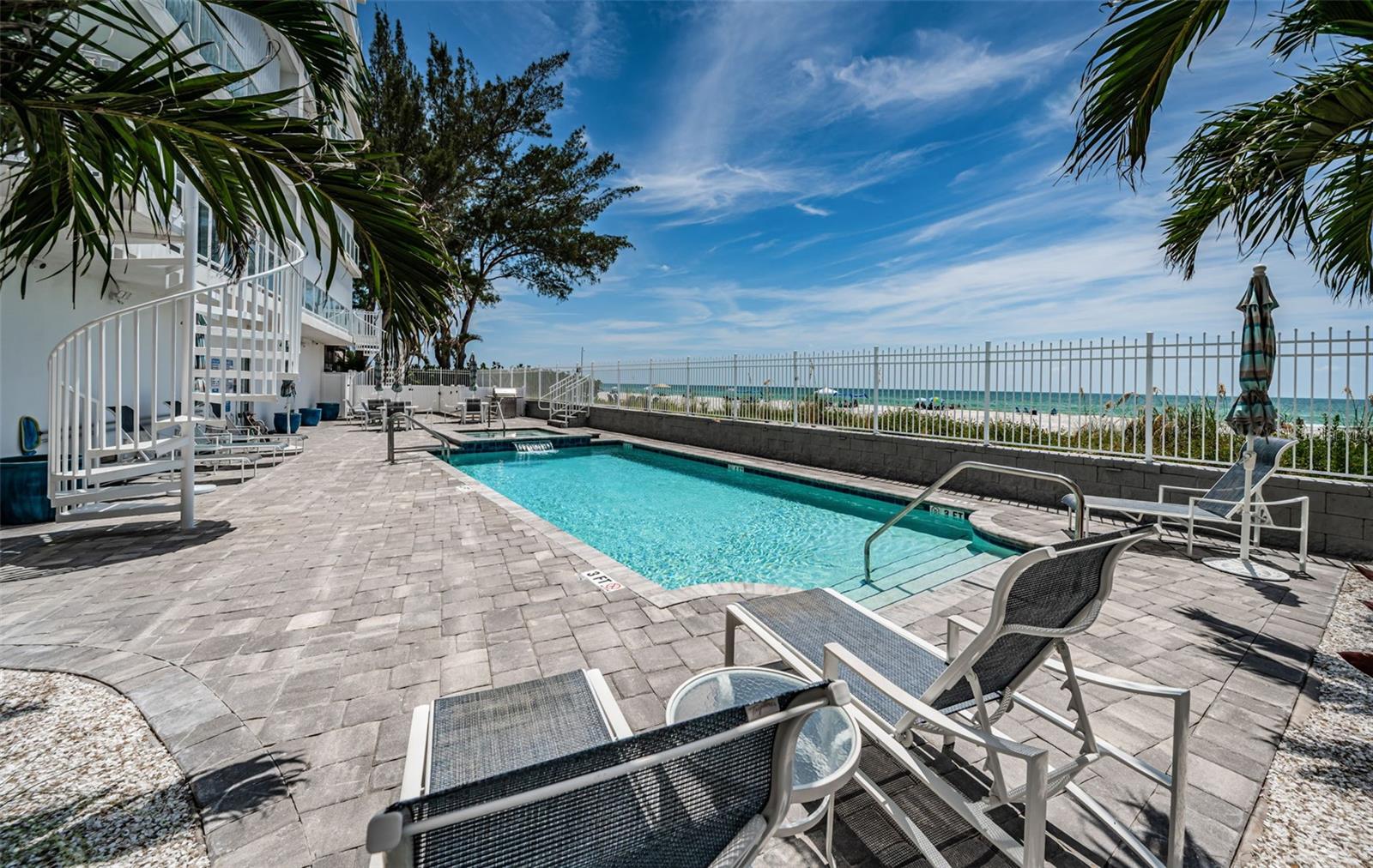 ONELLA CONDO - Residential