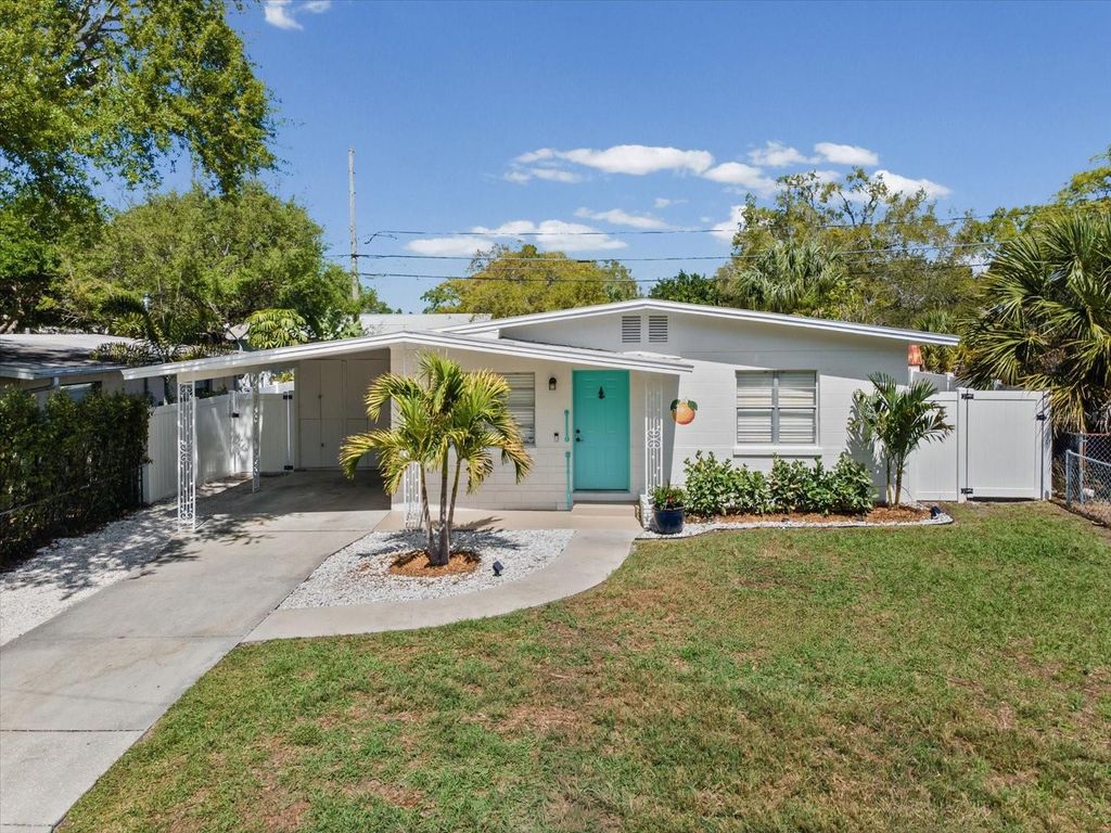 Photo of 530 Lexington Street, Dunedin, FL 34698 (MLS # TB8485766)