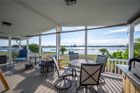 A home in LAKE WALES