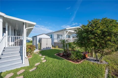 A home in LAKE WALES