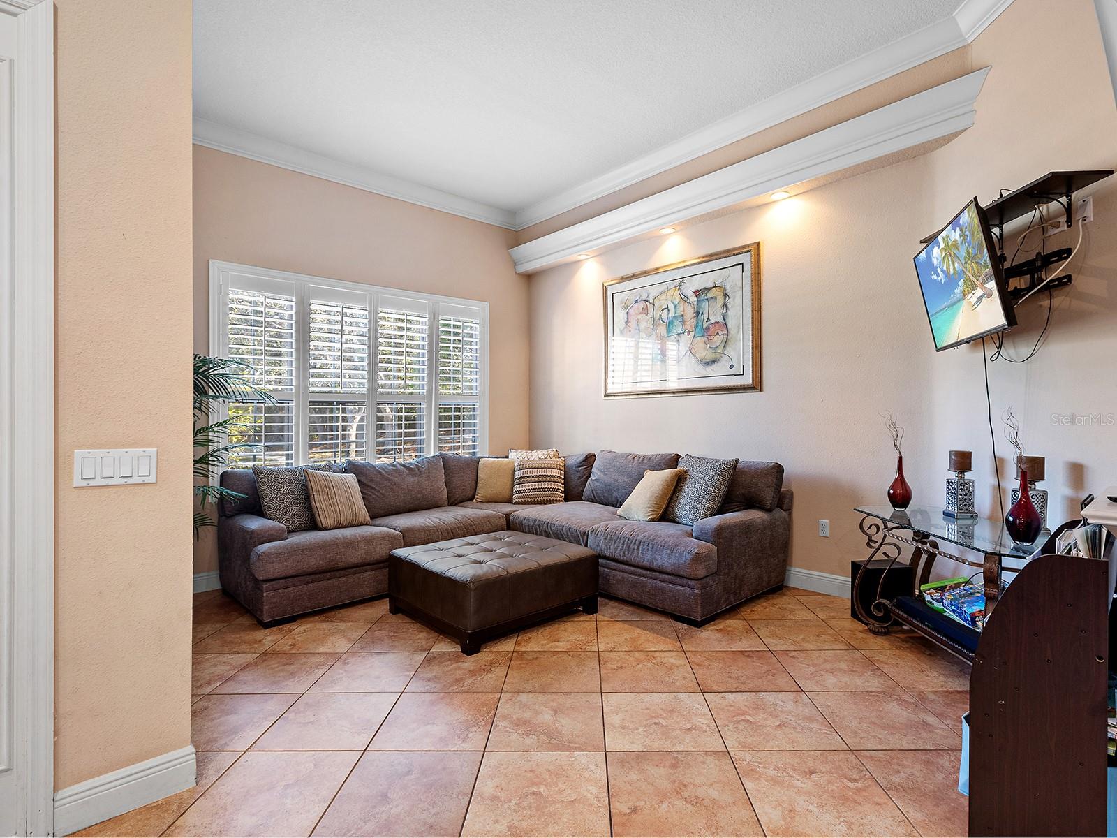 UNIVERSITY PLACE - Residential