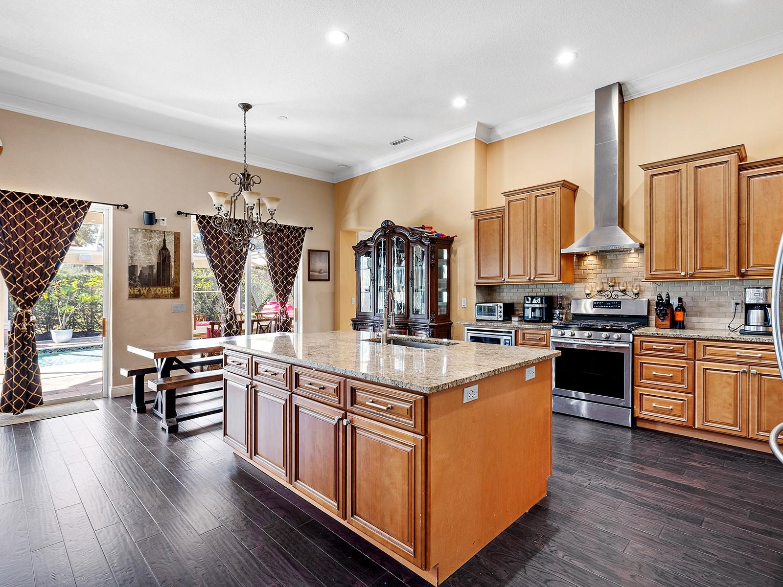 UNIVERSITY PLACE - Residential