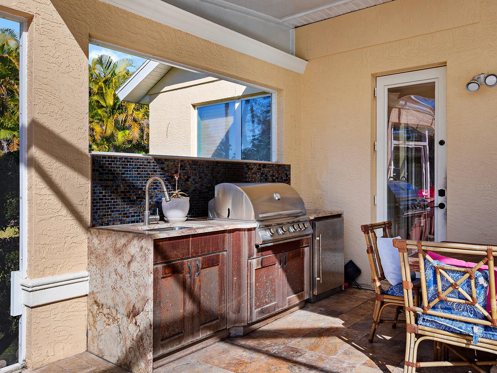 UNIVERSITY PLACE - Residential