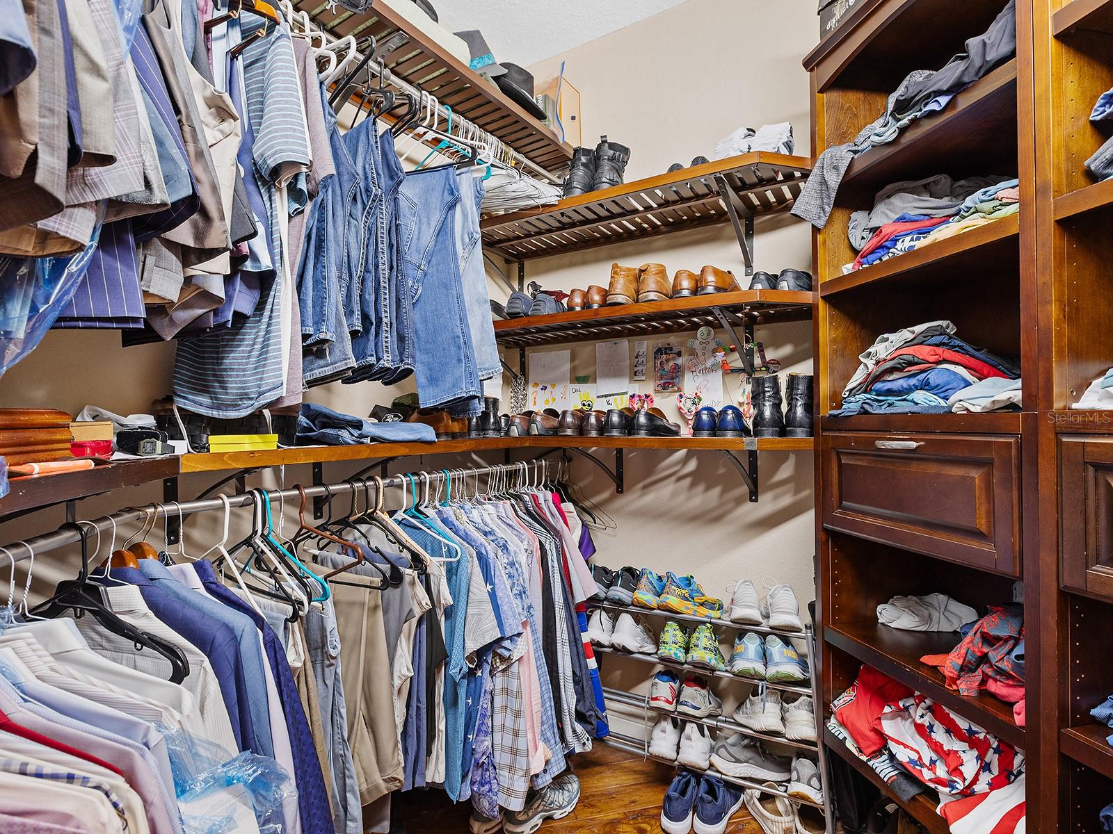 UNIVERSITY PLACE - Residential