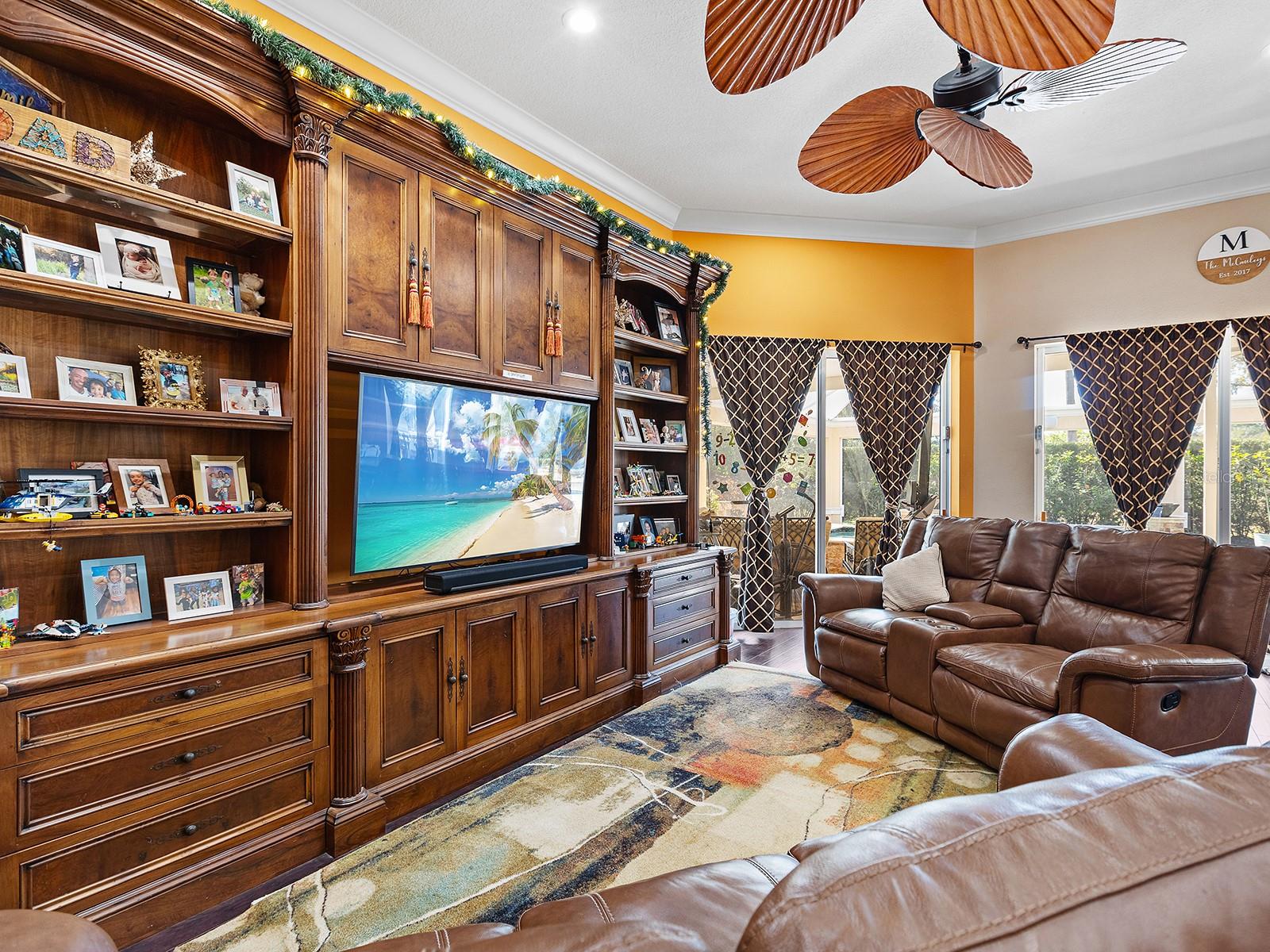 UNIVERSITY PLACE - Residential