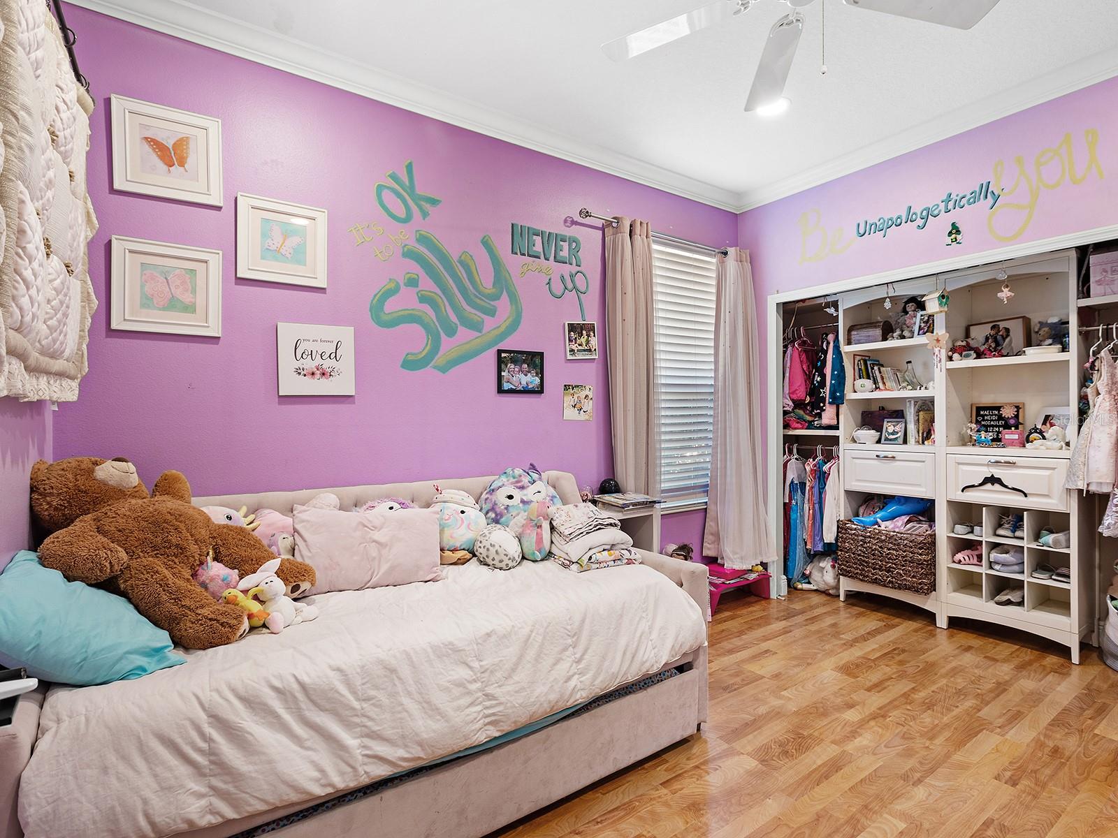 UNIVERSITY PLACE - Residential