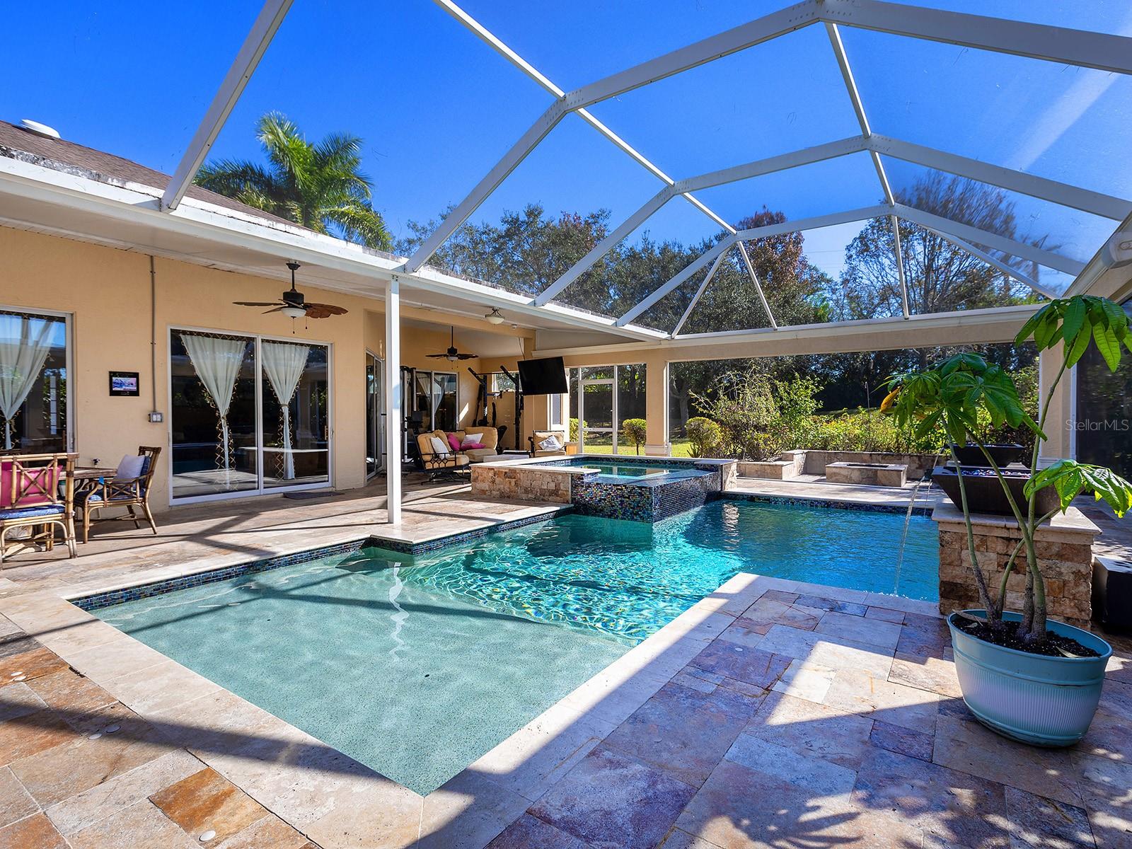 UNIVERSITY PLACE - Residential