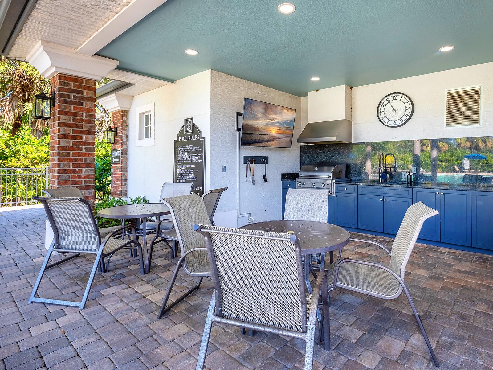 UNIVERSITY PLACE - Residential