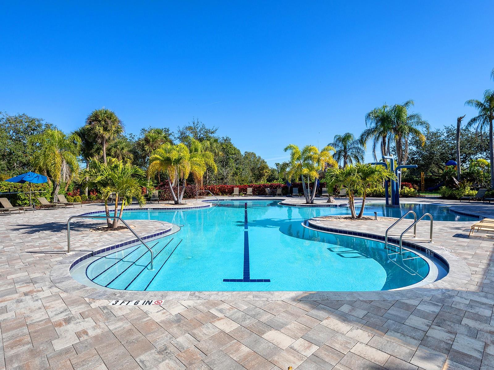 UNIVERSITY PLACE - Residential