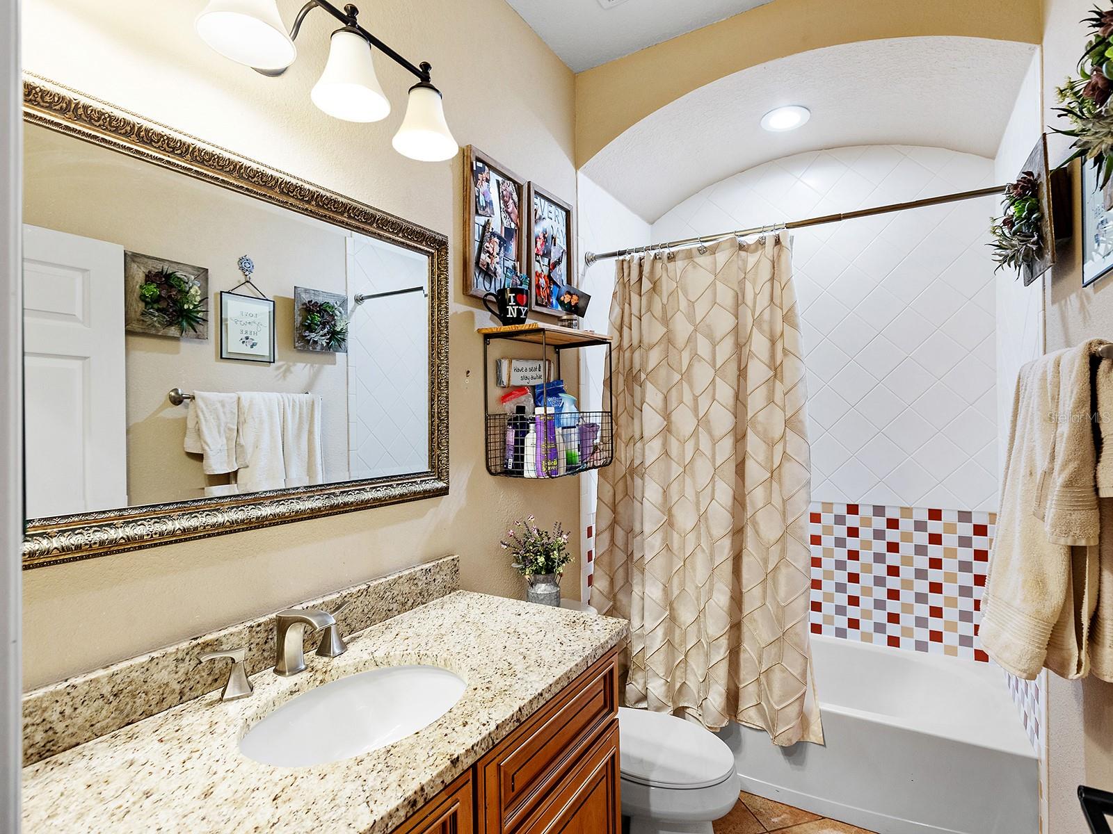 UNIVERSITY PLACE - Residential