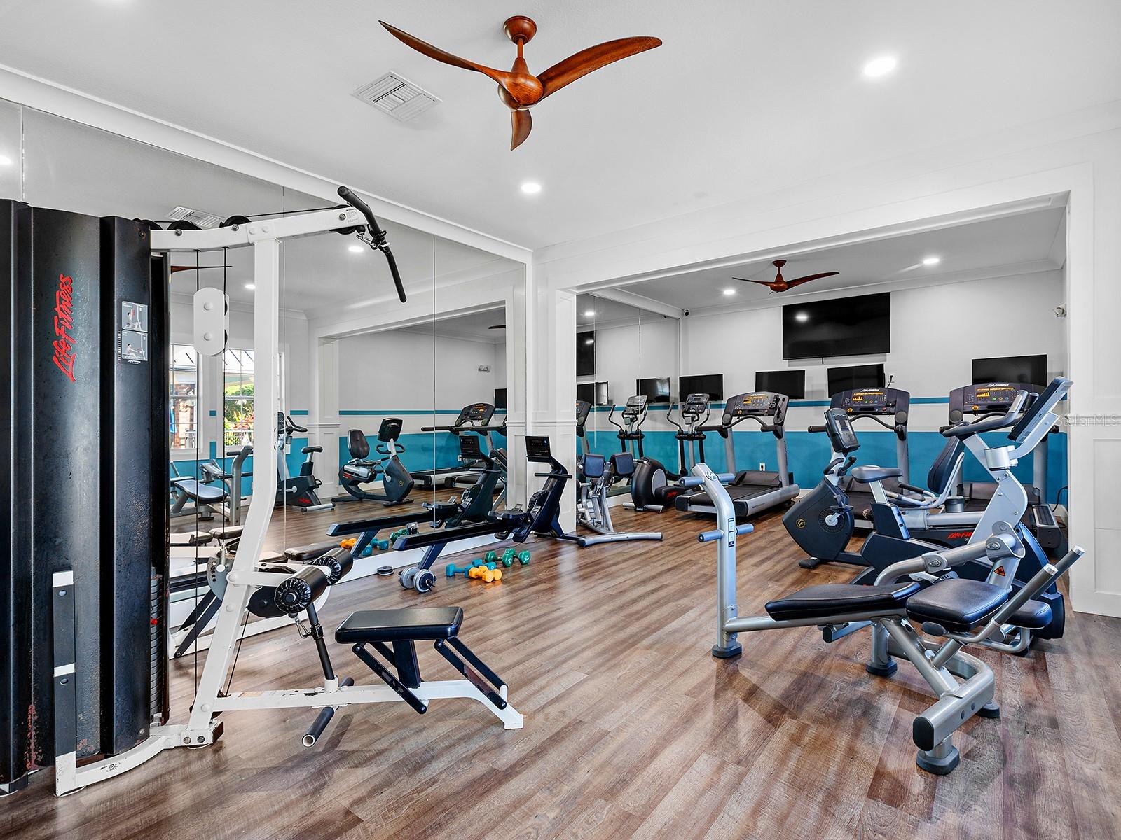 UNIVERSITY PLACE - Residential