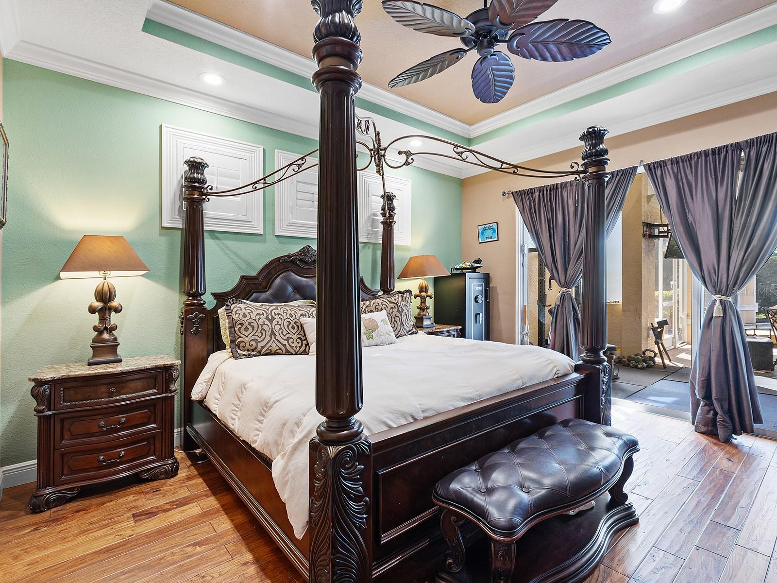 UNIVERSITY PLACE - Residential