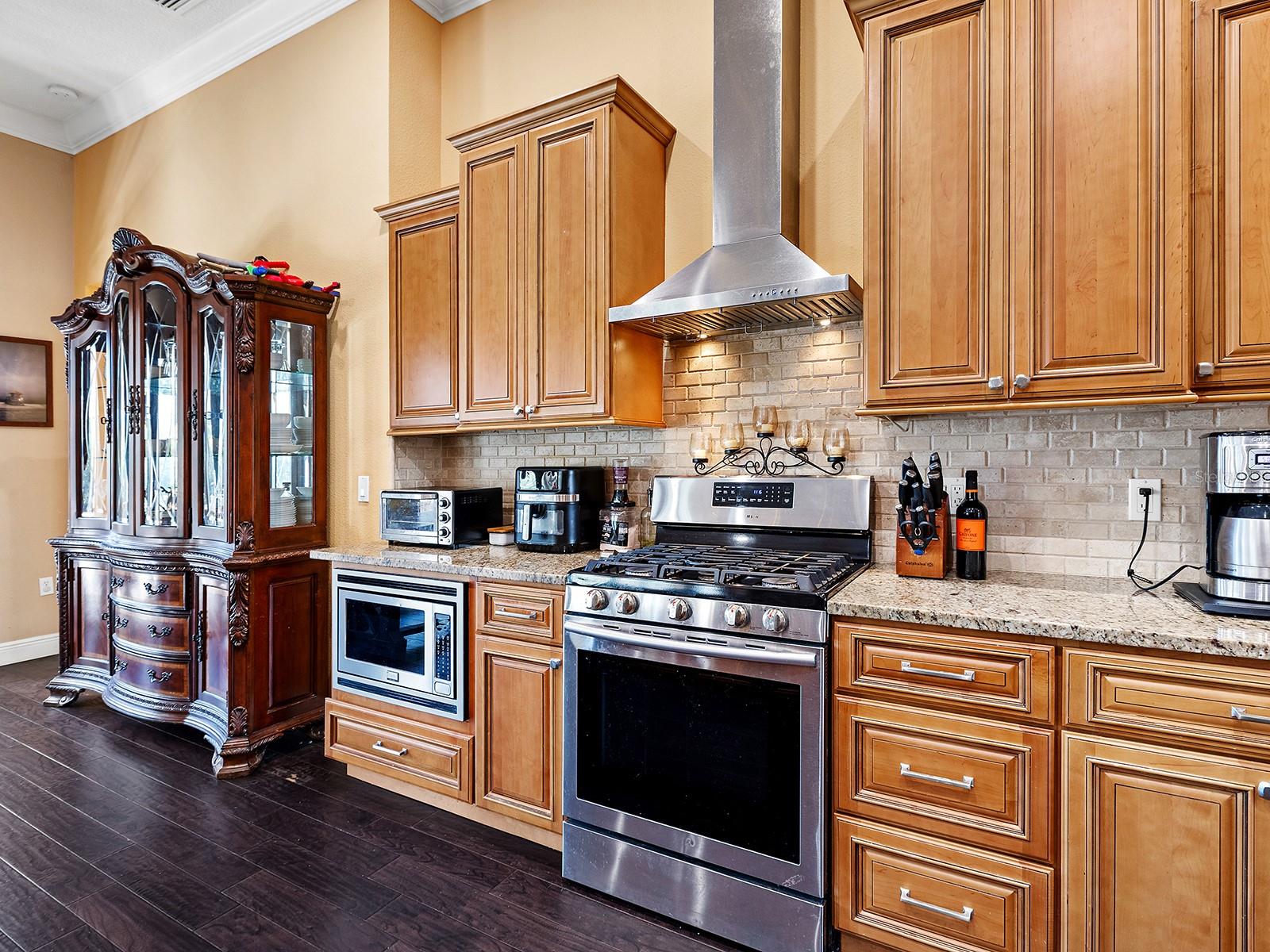 UNIVERSITY PLACE - Residential