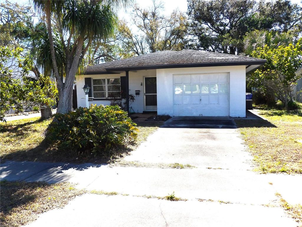 Photo of 2513 14th Avenue W, Bradenton, FL 34205 (MLS # A4679923)