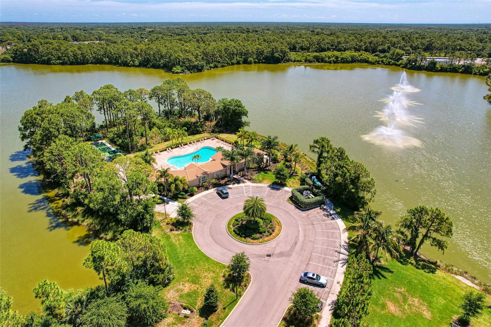CARIBBEAN VILLAGE - Residential