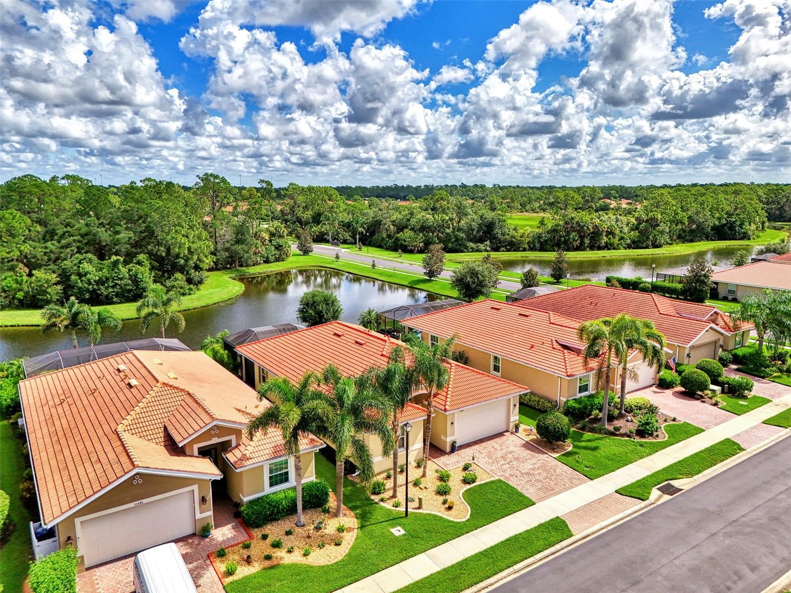 CARIBBEAN VILLAGE - Residential