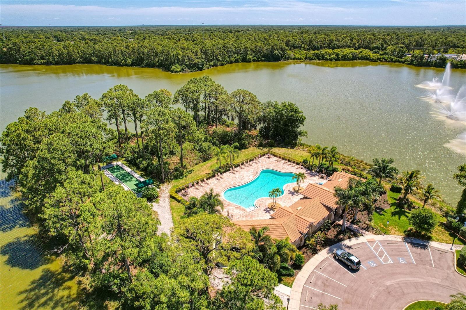 CARIBBEAN VILLAGE - Residential