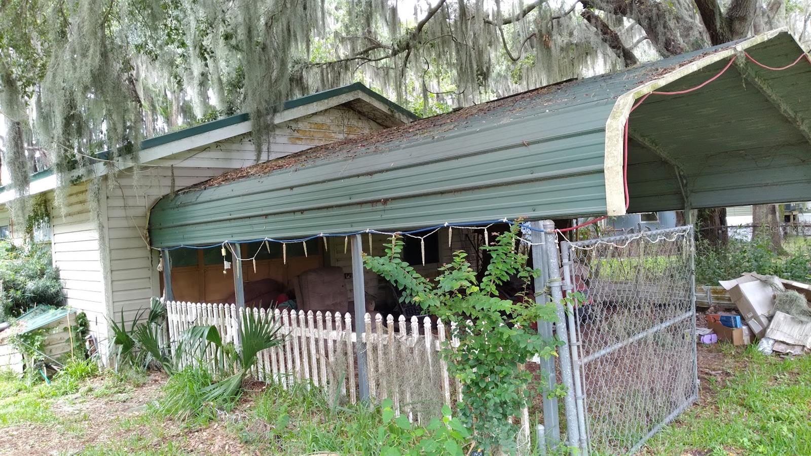 LAKE LOCHLOOSA SHORES - Residential