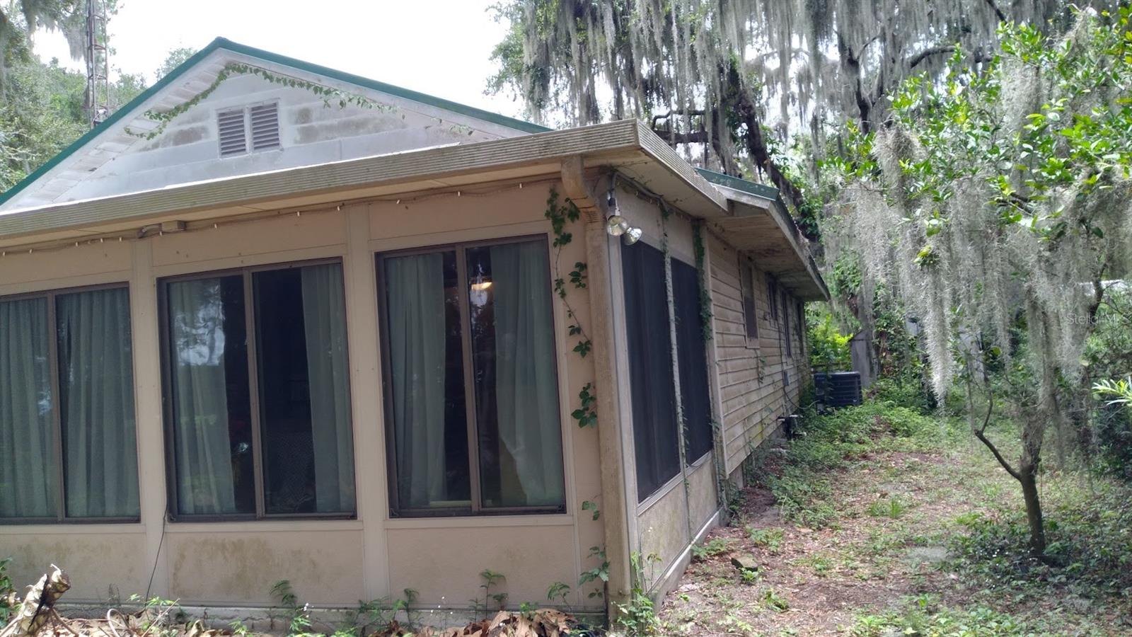 LAKE LOCHLOOSA SHORES - Residential