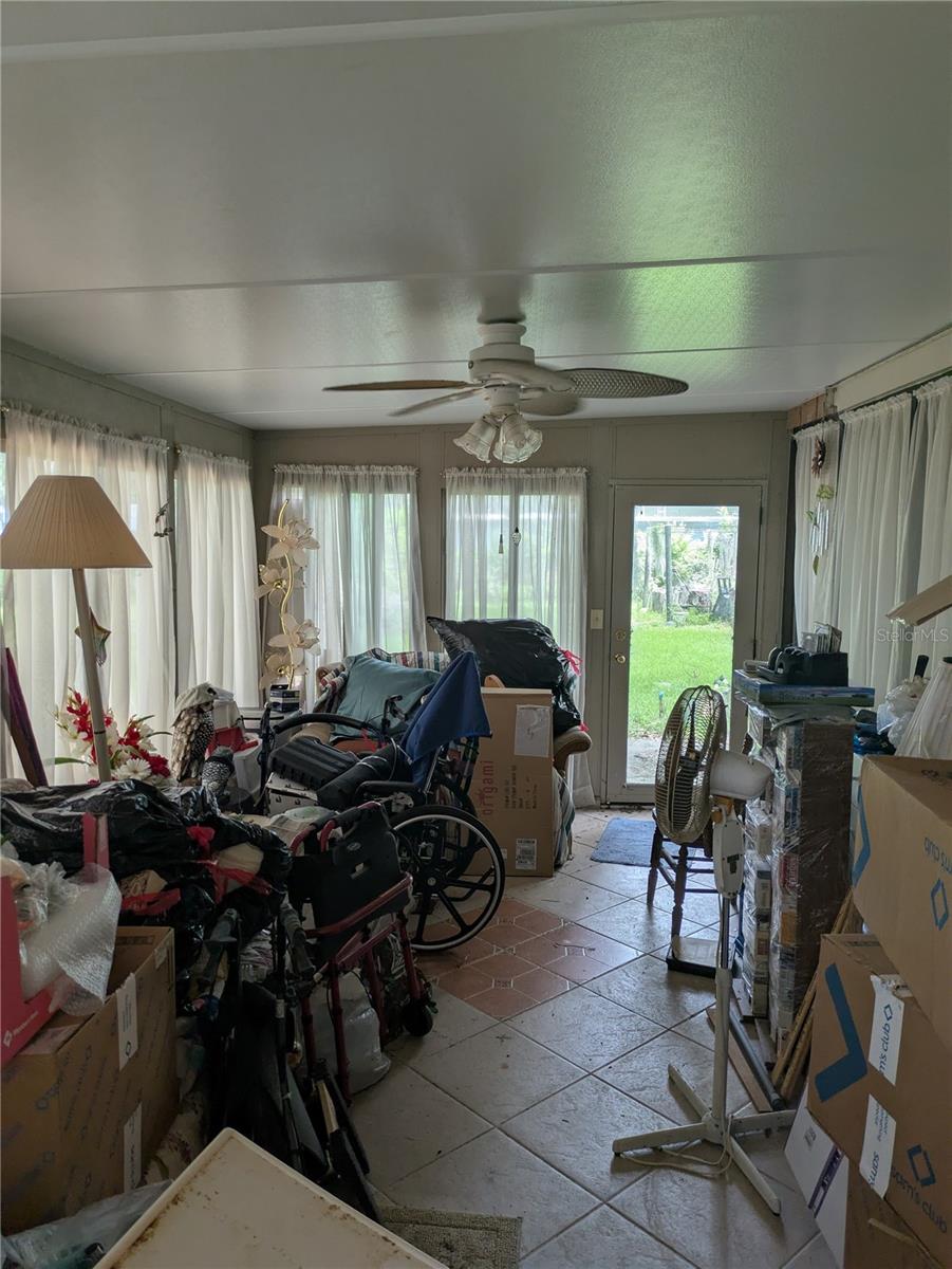 LAKE LOCHLOOSA SHORES - Residential